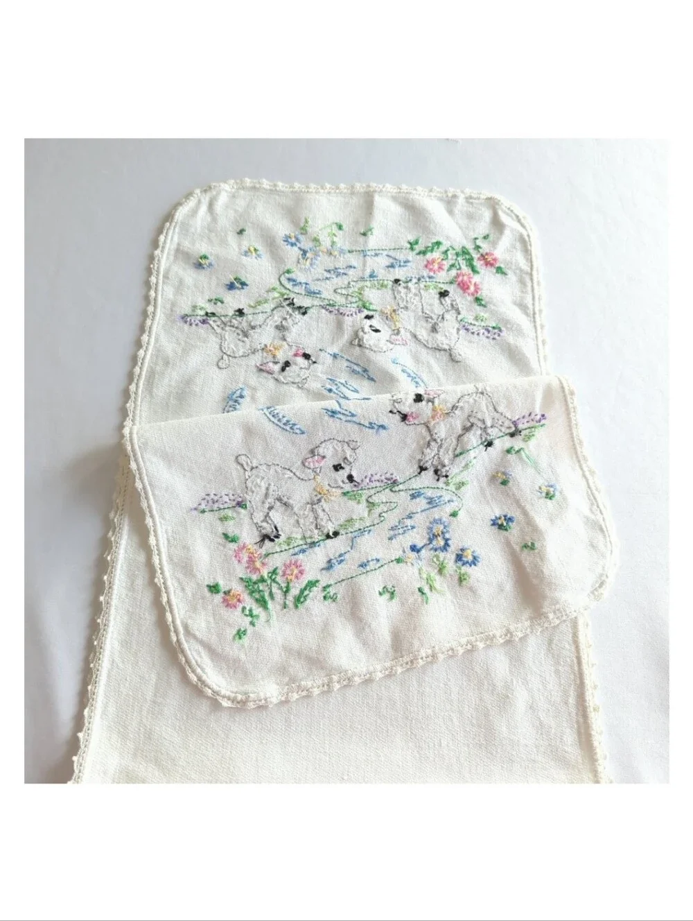 Vintage Homemade Table Runner w Embroidered Lambs & Flowers 38